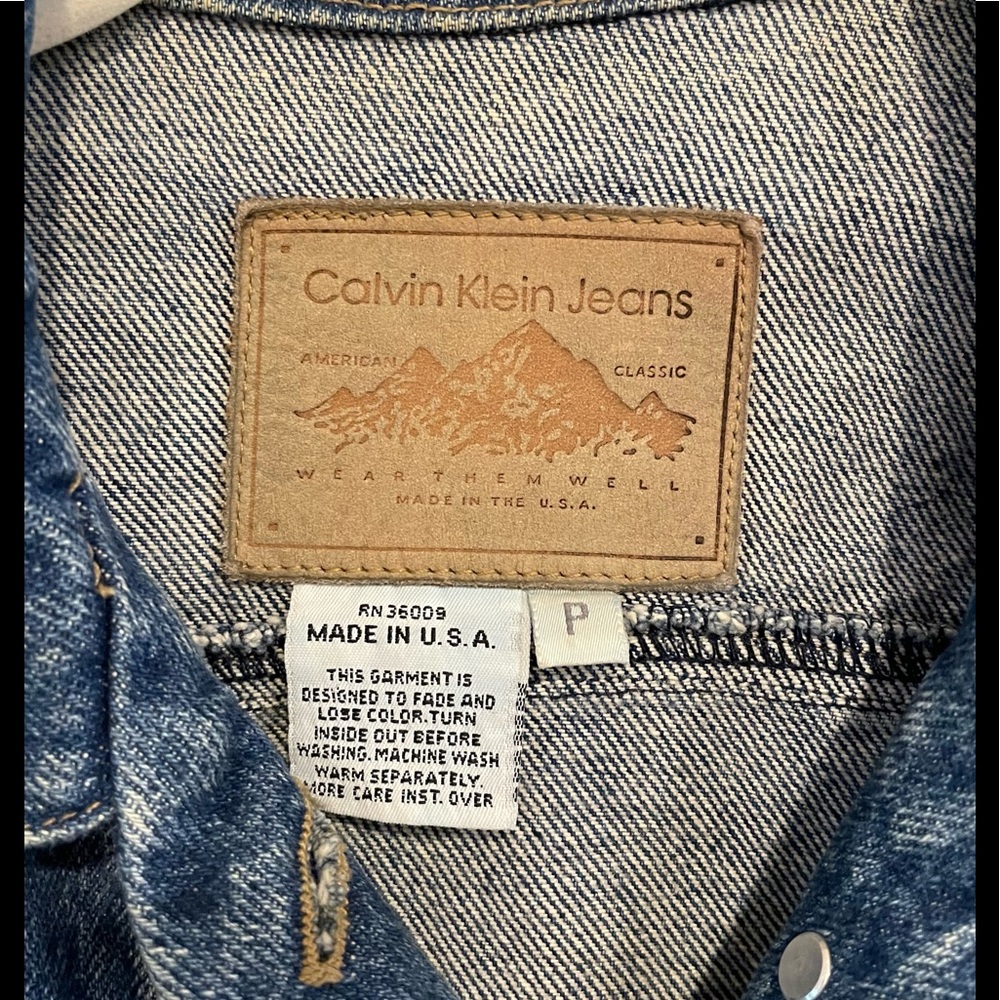 Calvin Klein woman’s jean jacket size P - Picture 3 of 5